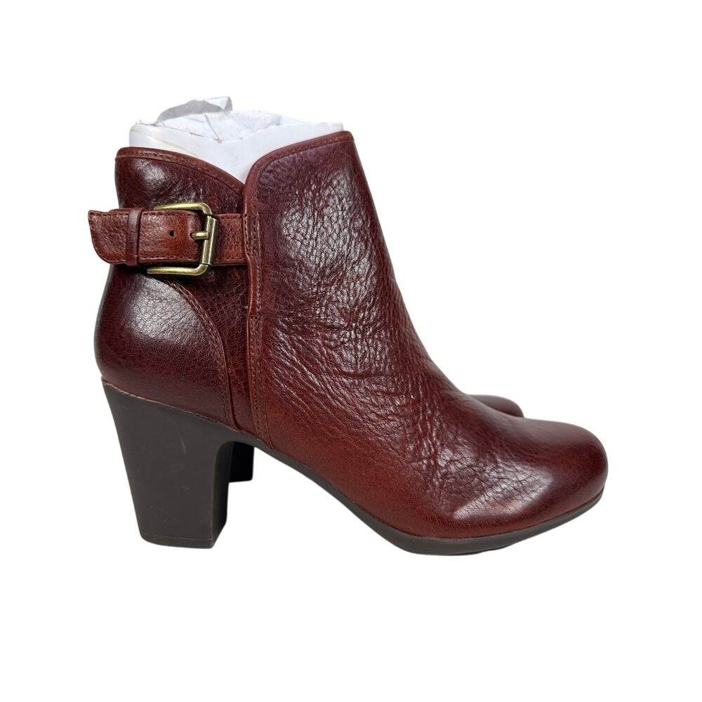 Comfortiva Namari Ankle Boots‎ Womens 8.5 Wide Red Leather Heel Zip Bootie